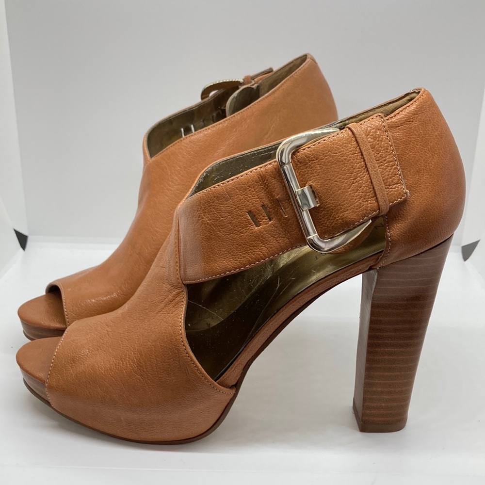 Nine West Brown Leather 4” Wide Heel Shoe- Size 10